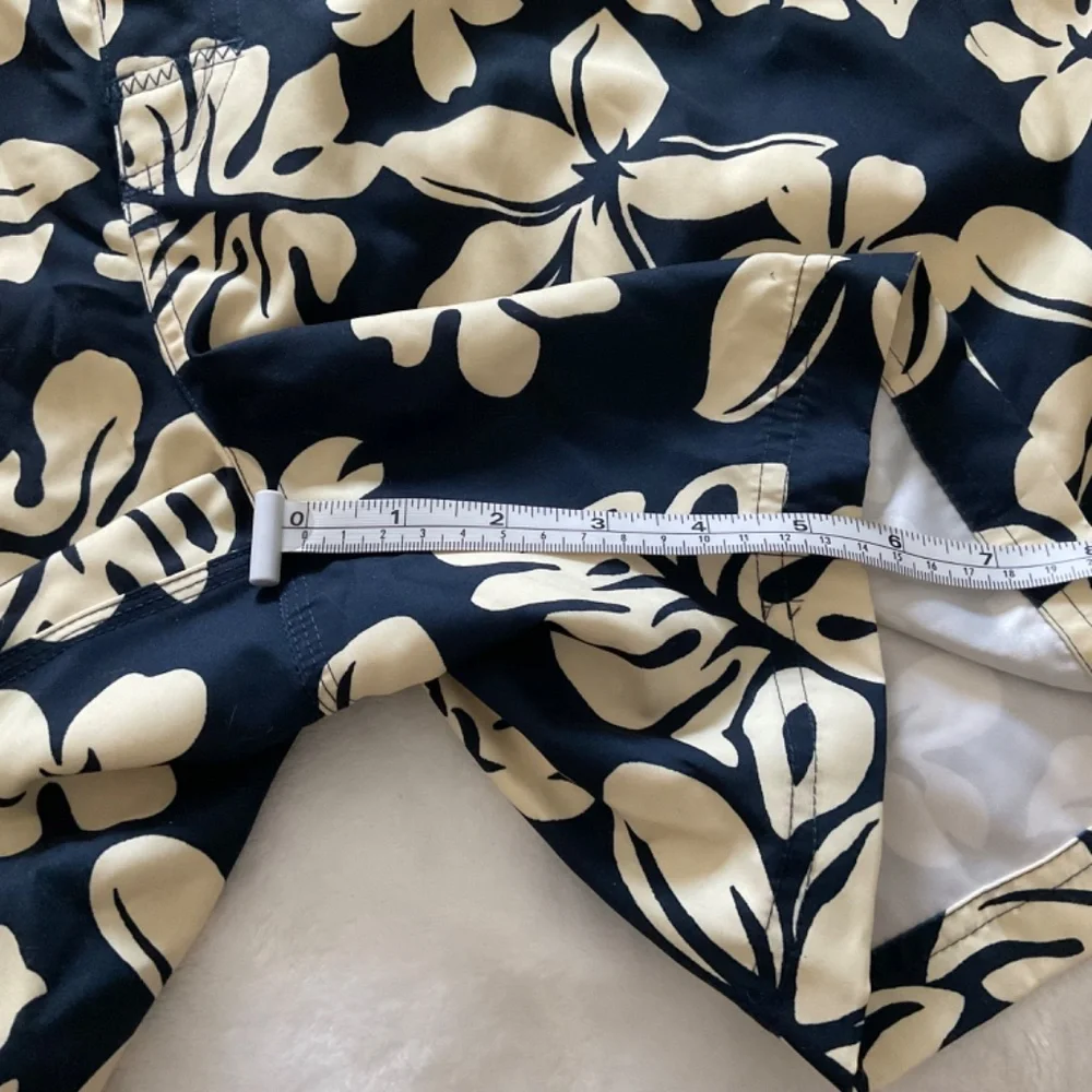Duke‎ Hawaii Floral Print Tropical Swim Trunks - Navy and Cream - Size XL